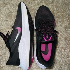 Nike Air Zoom Winflo 7 running shoes. Size 10 in women’s.